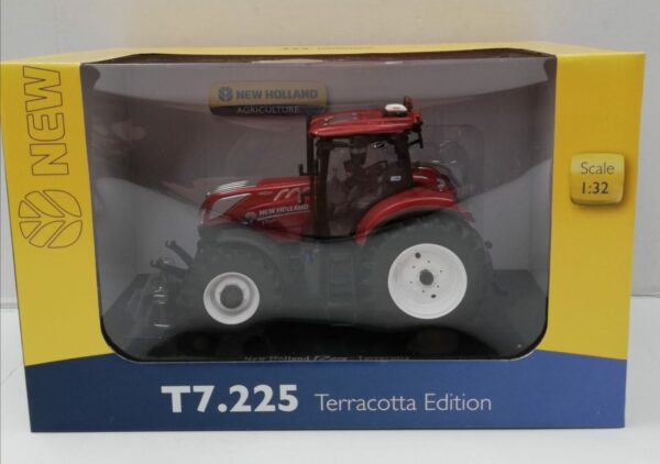 © UNIVERSAL HOBBIES COLLECTION NEW HOLLAND T7.225 TERRA LIMITED UH 5376 scala 1/32